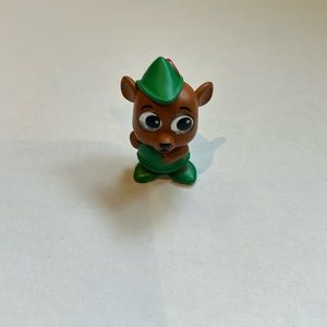 Bundle of 5 assorted Disney Doorables to finish your collection. Like new.